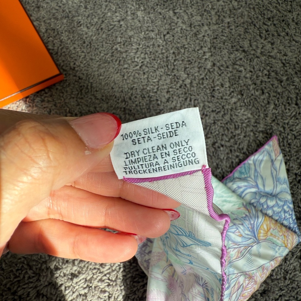 Hermes Vibrant silk handkerchief - Picture 6 of 6